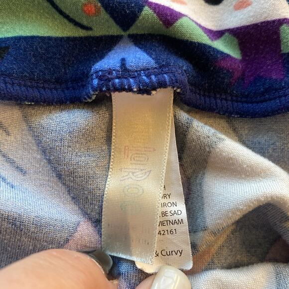 LULAROE soft fleece Christmas themed leggings - Picture 3 of 4